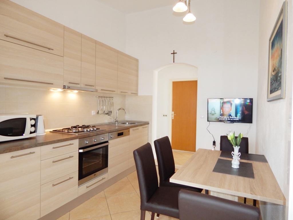 Apartments Nedjeljka Ražanj Habitación foto